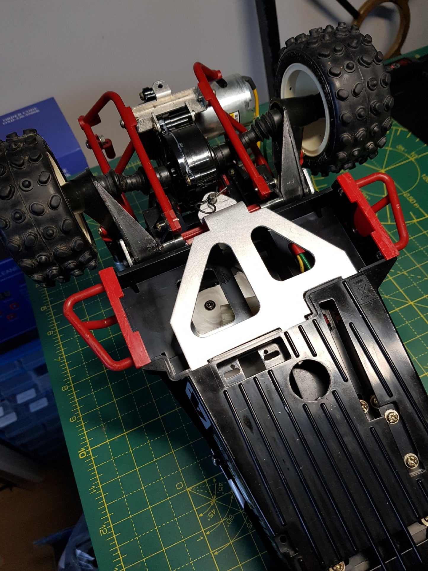 Tamiya Wild One Aluminium Battery plate.