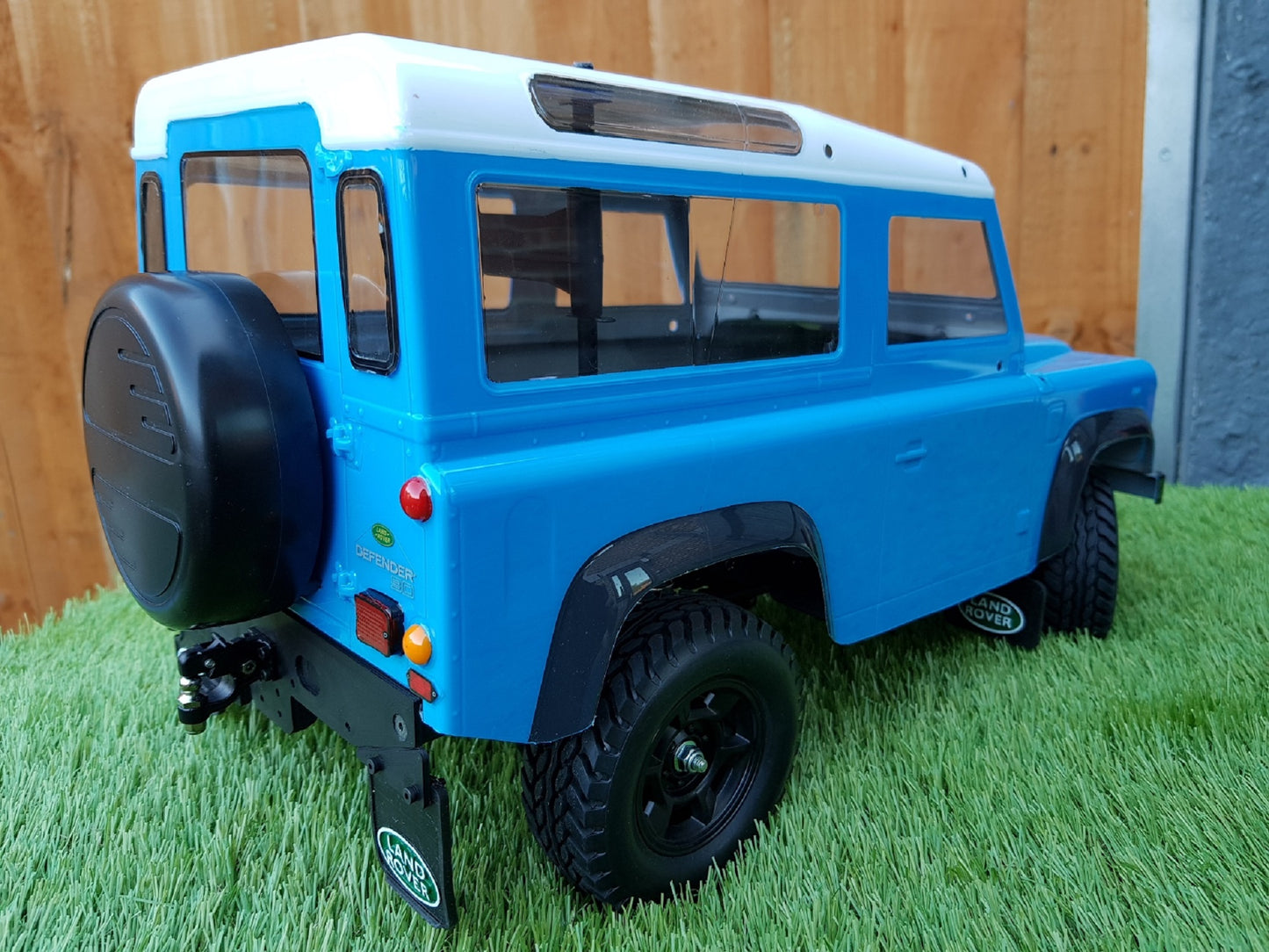 Tamiya Defender 90 Front mud flap CC-02 Kit 2