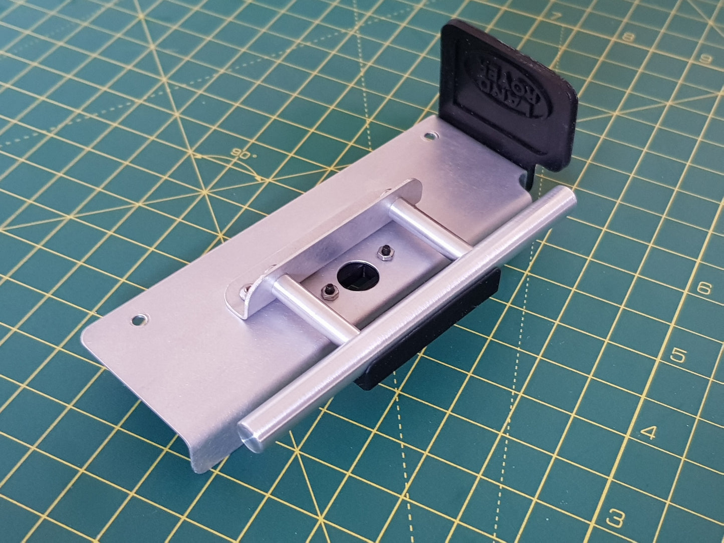 Tamiya Defender 90 CC-01 side step kit 3.
