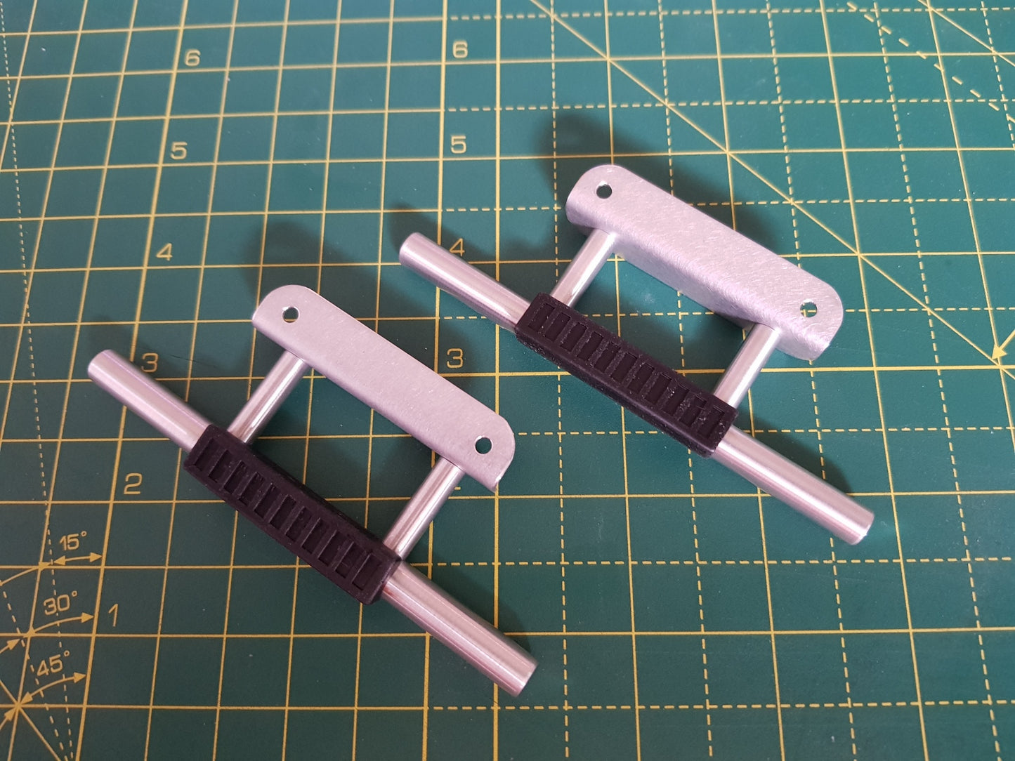 Tamiya Defender 90 CC-01 side step kit 3.